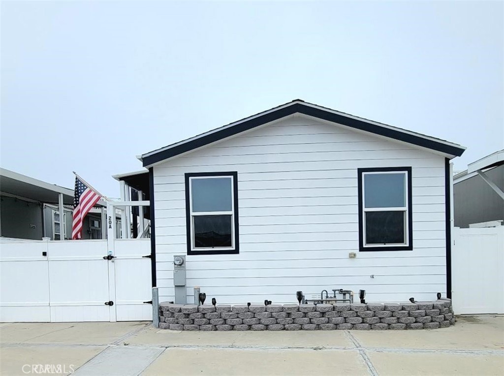 MLS #OC25162877 image #2