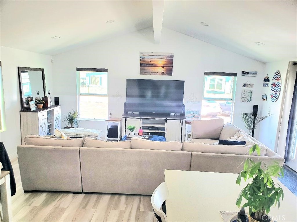 MLS #OC25162877 image #5