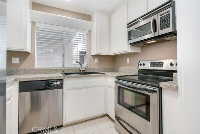 MLS #OC25162901 image #8