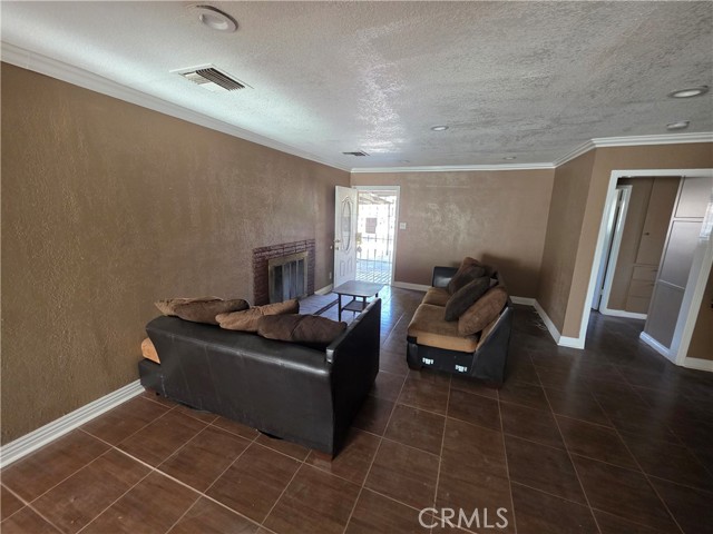 MLS #OC25163004 image #1