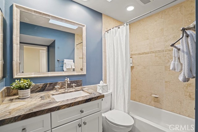 MLS #OC25163062 img 39