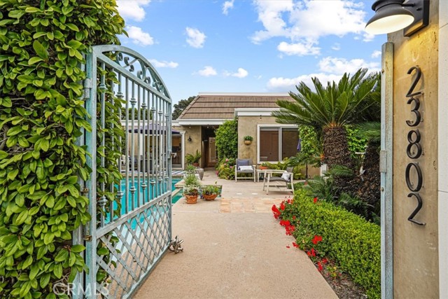 MLS #OC25163062 img 53