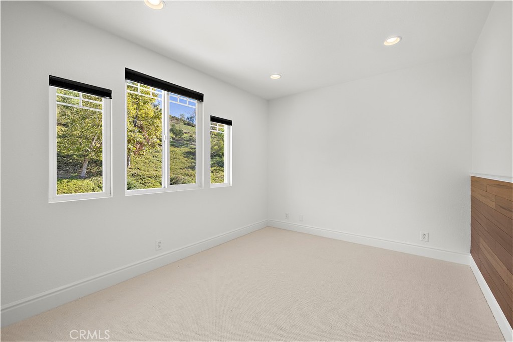 MLS #OC25163080 image #40