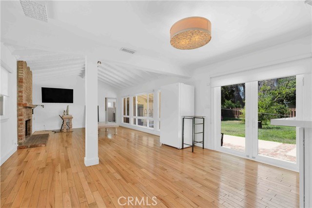 MLS #OC25163399 image #10