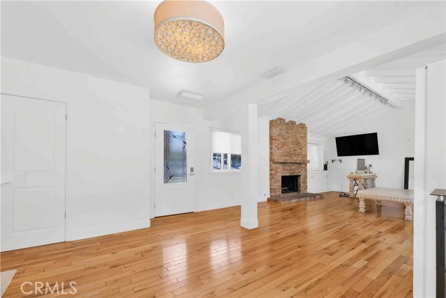 MLS #OC25163399 image #11