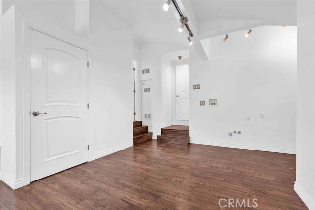 MLS #OC25163399 image #14