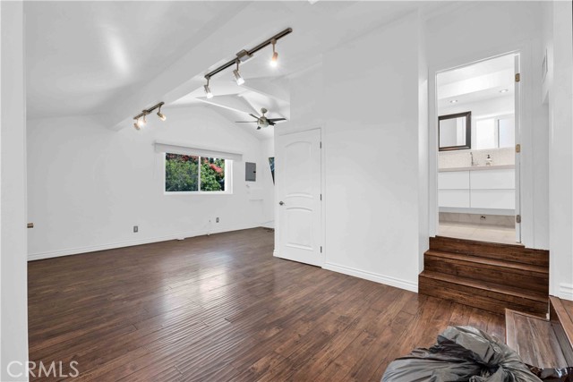 MLS #OC25163399 image #16