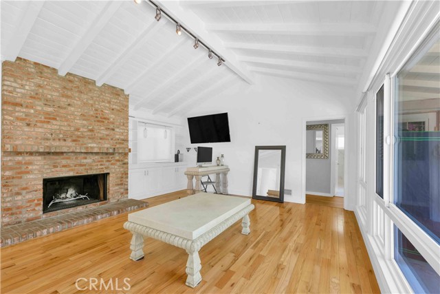 MLS #OC25163399 image #2