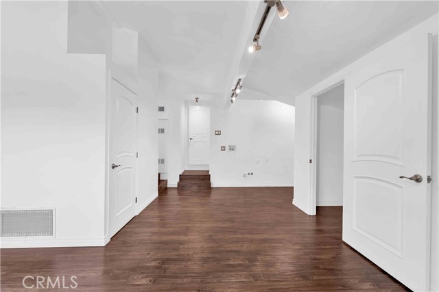 MLS #OC25163399 image #20