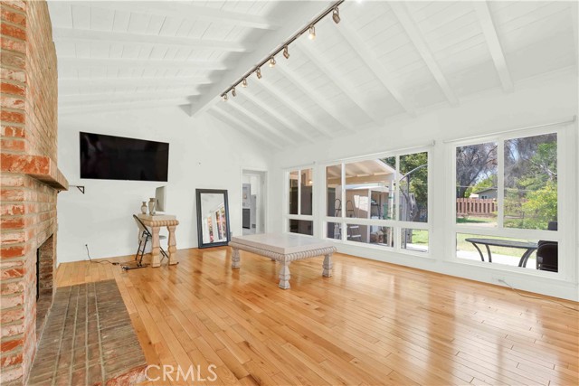 MLS #OC25163399 image #6