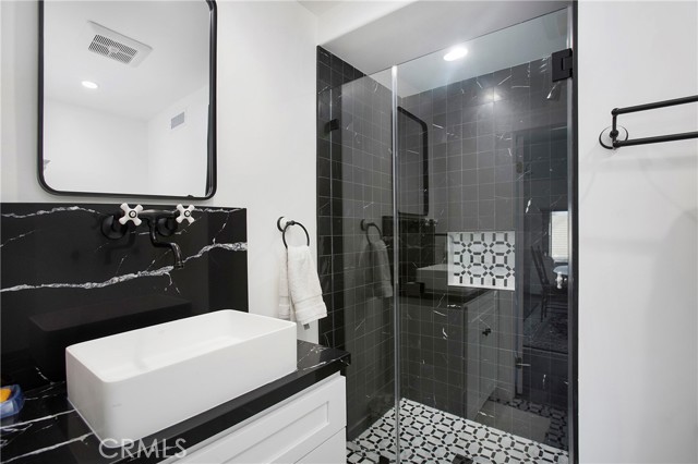 MLS #OC25163421 image #28