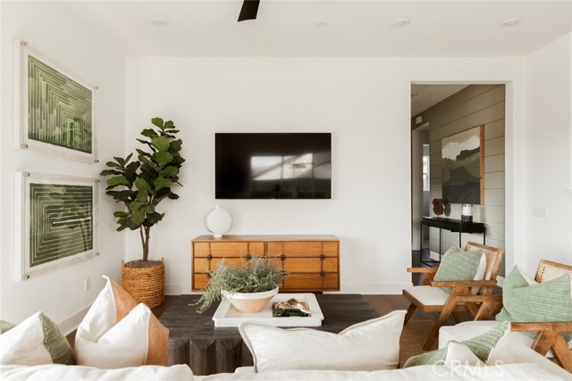 MLS #OC25163492 image #8