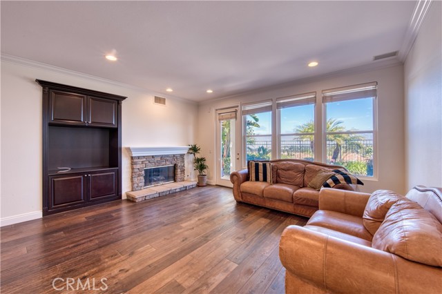 MLS #OC25163695 image #8