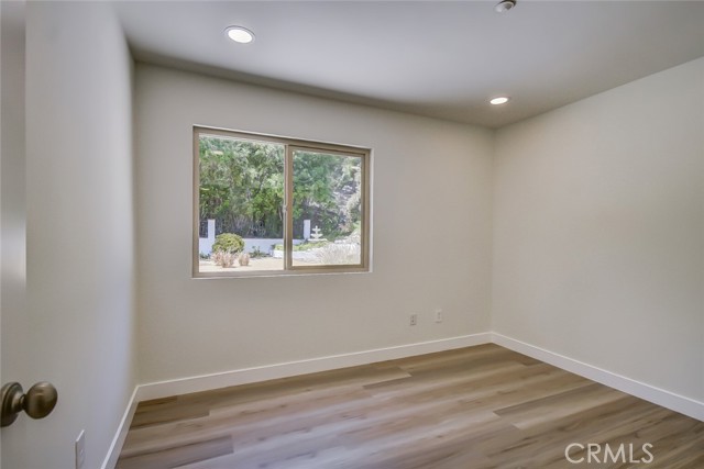 MLS #OC25163831 image #17