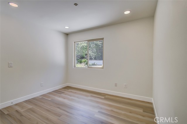 MLS #OC25163831 image #21