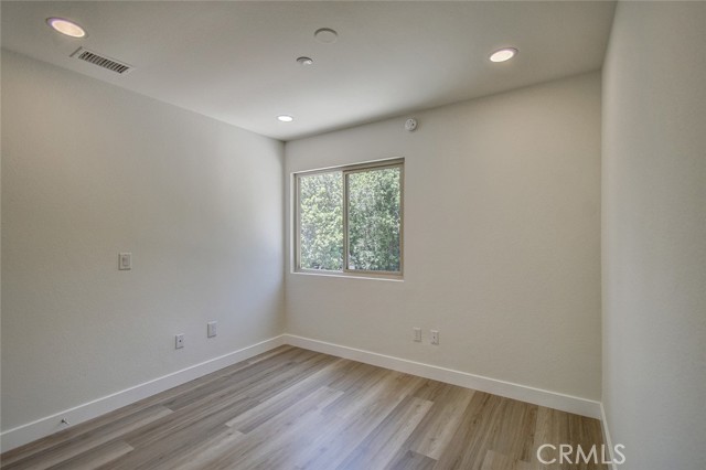 MLS #OC25163831 image #32