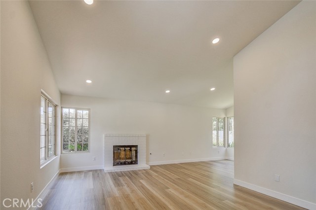 MLS #OC25163831 image #6