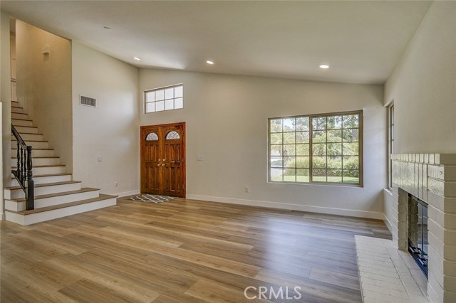 MLS #OC25163831 image #8