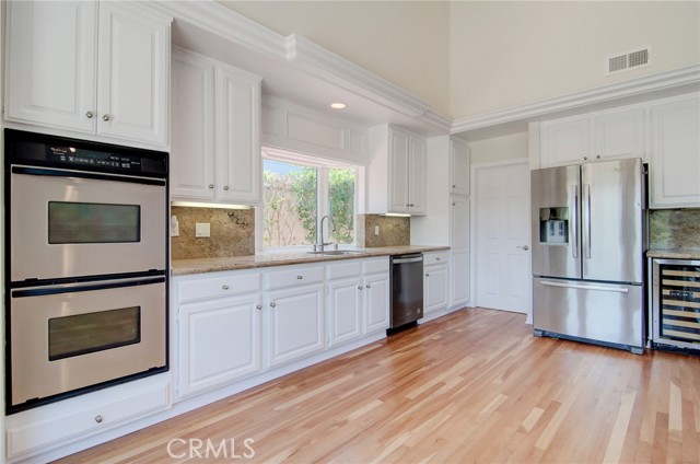 MLS #OC25163926 img 12