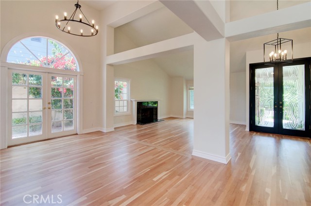 MLS #OC25163926 img 3