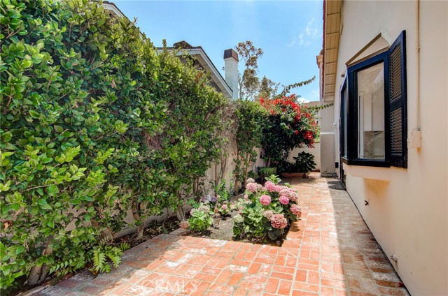 MLS #OC25163926 img 38