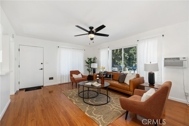 MLS #OC25164308 image #2