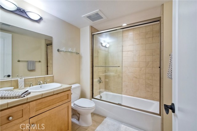 MLS #OC25164374 image #37