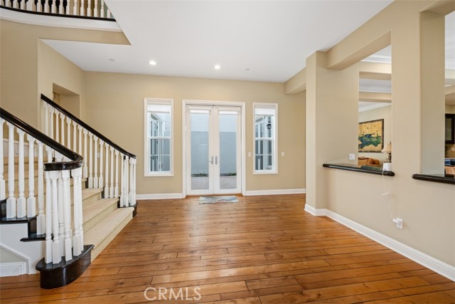 MLS #OC25164448 img 2