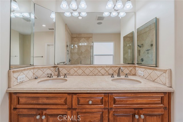 MLS #OC25164921 image #26