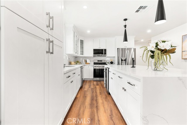 MLS #OC25164989 image #16