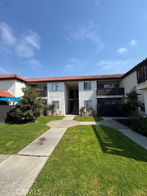 MLS #OC25165007 image #1