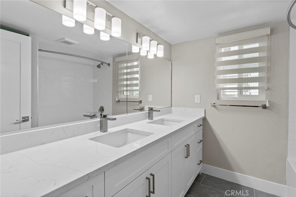 MLS #OC25165232 image #10