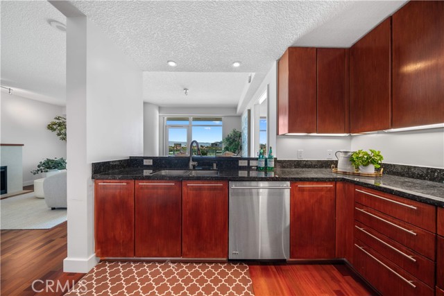 MLS #OC25165381 image #17