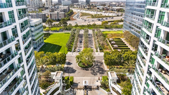 MLS #OC25165381 image #2