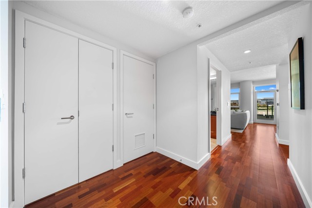 MLS #OC25165381 image #9