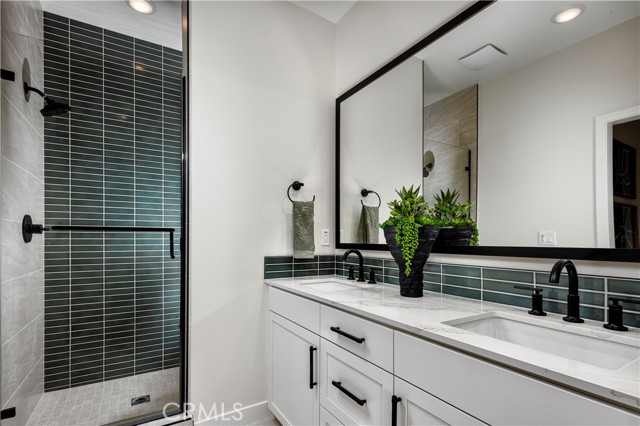 MLS #OC25165667 image #6