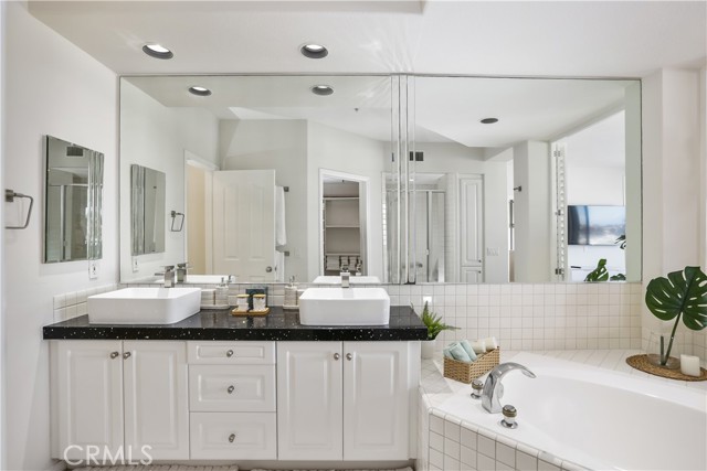 MLS #OC25165687 image #33