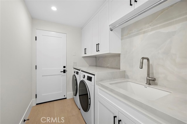 MLS #OC25165821 image #31