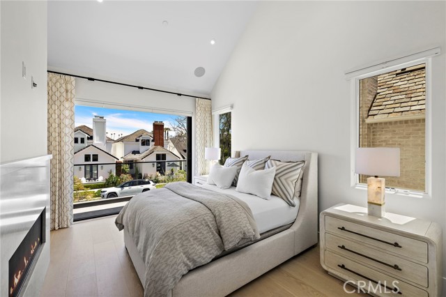 MLS #OC25165821 image #32