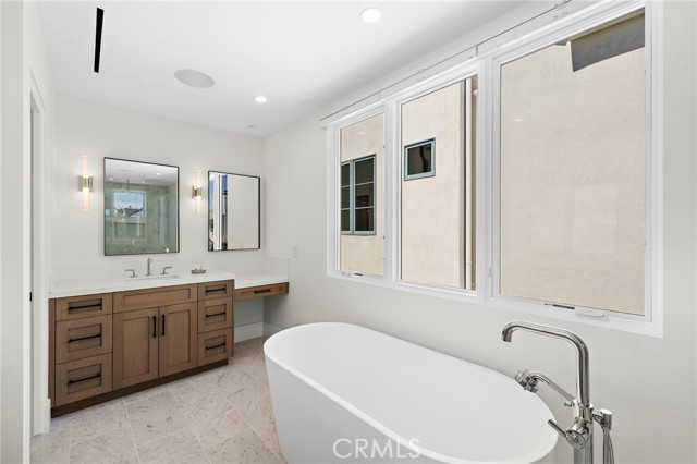 MLS #OC25165821 image #35