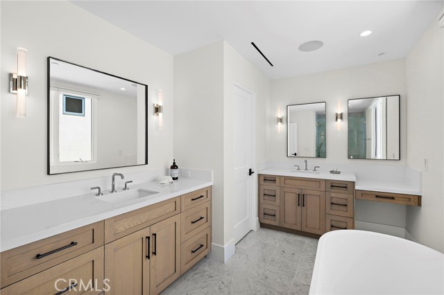 MLS #OC25165821 image #36