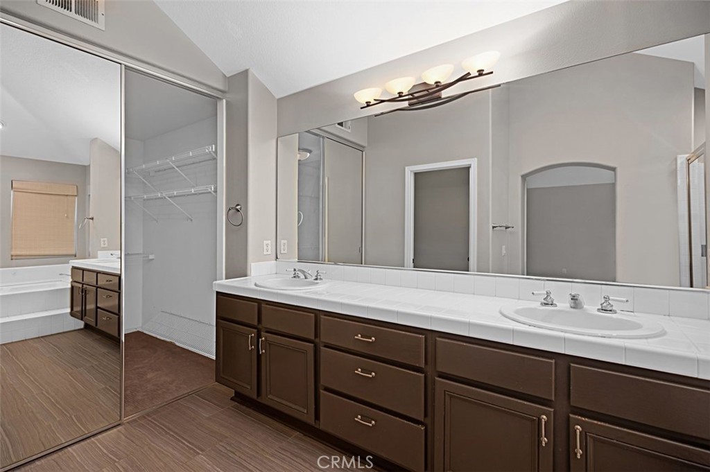 MLS #OC25166499 image #32