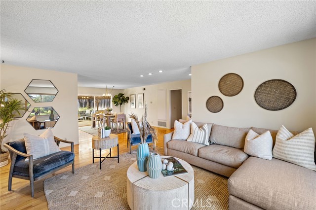 MLS #OC25166554 image #4