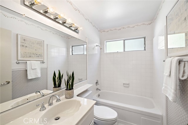 MLS #OC25166554 image #8