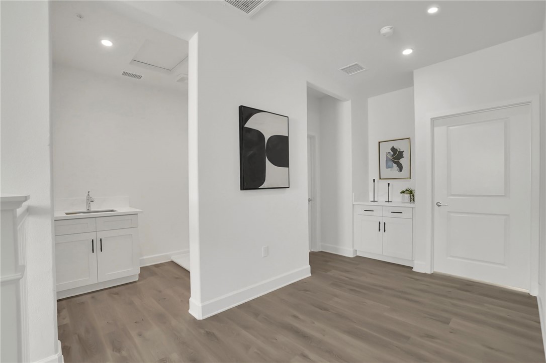 MLS #OC25166652 image #9