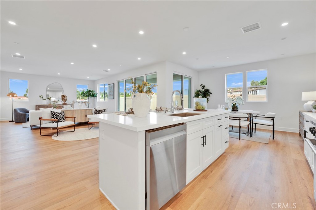 MLS #OC25166671 image #10