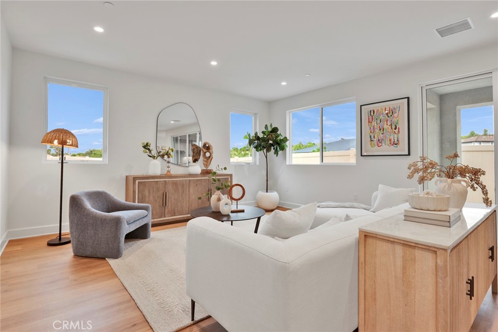 MLS #OC25166671 image #13