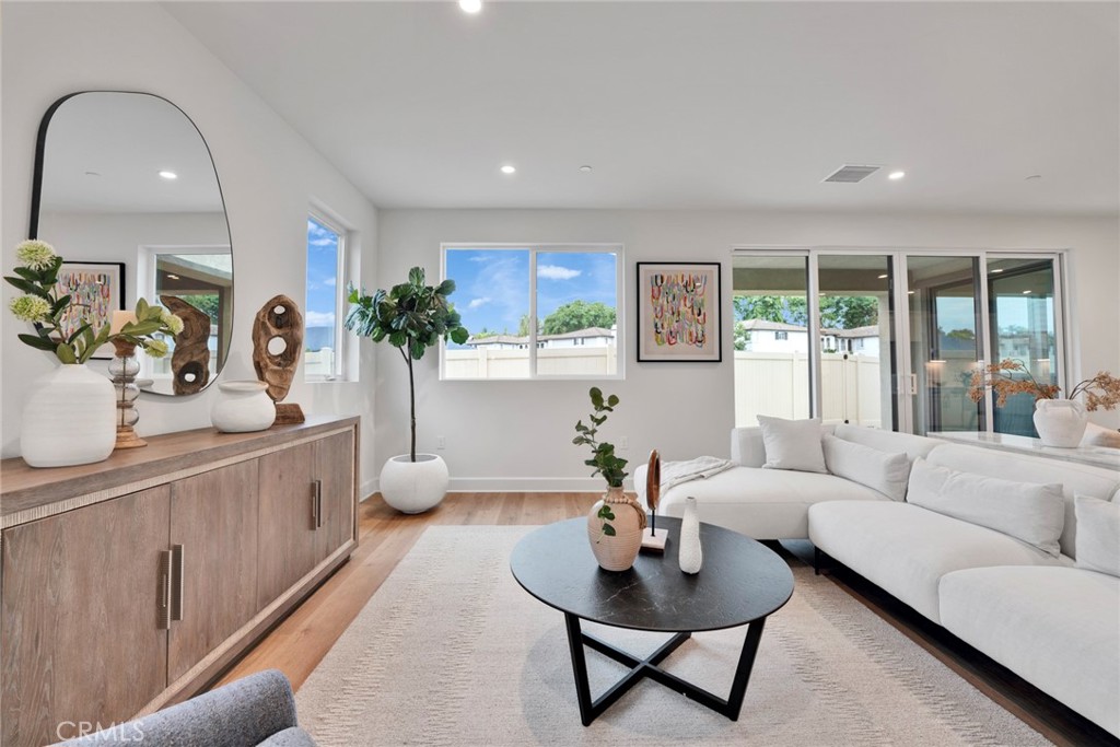 MLS #OC25166671 image #14