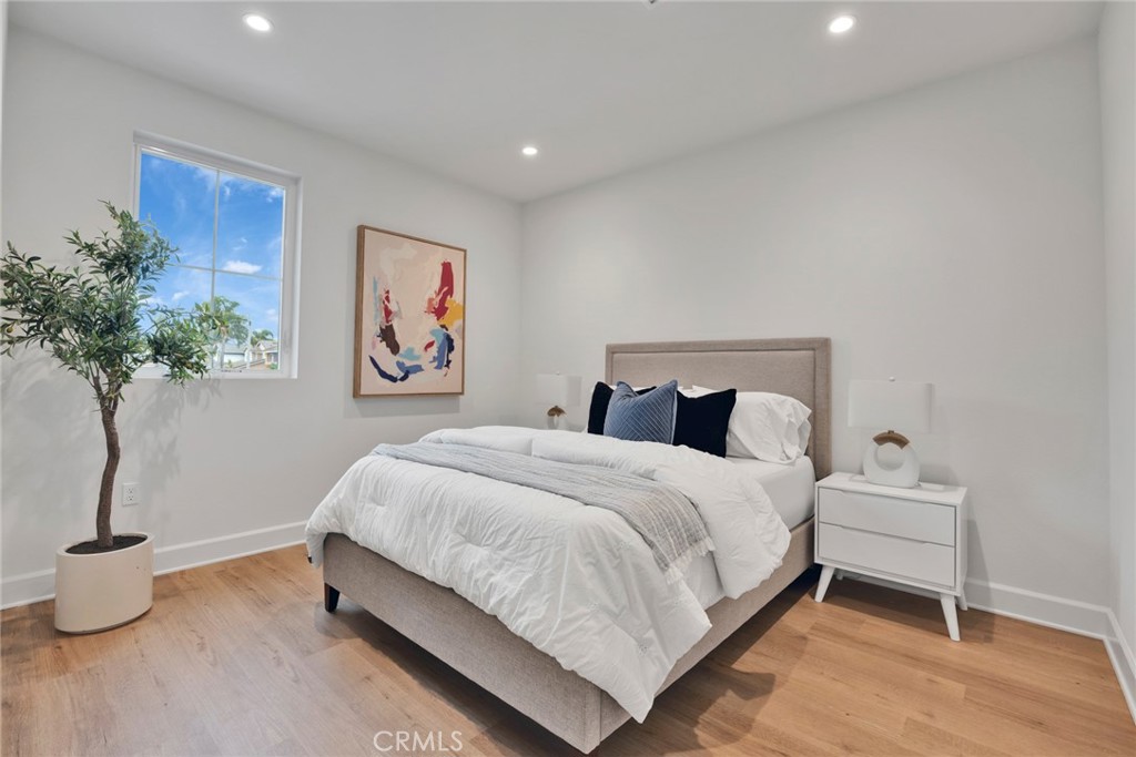 MLS #OC25166671 image #17