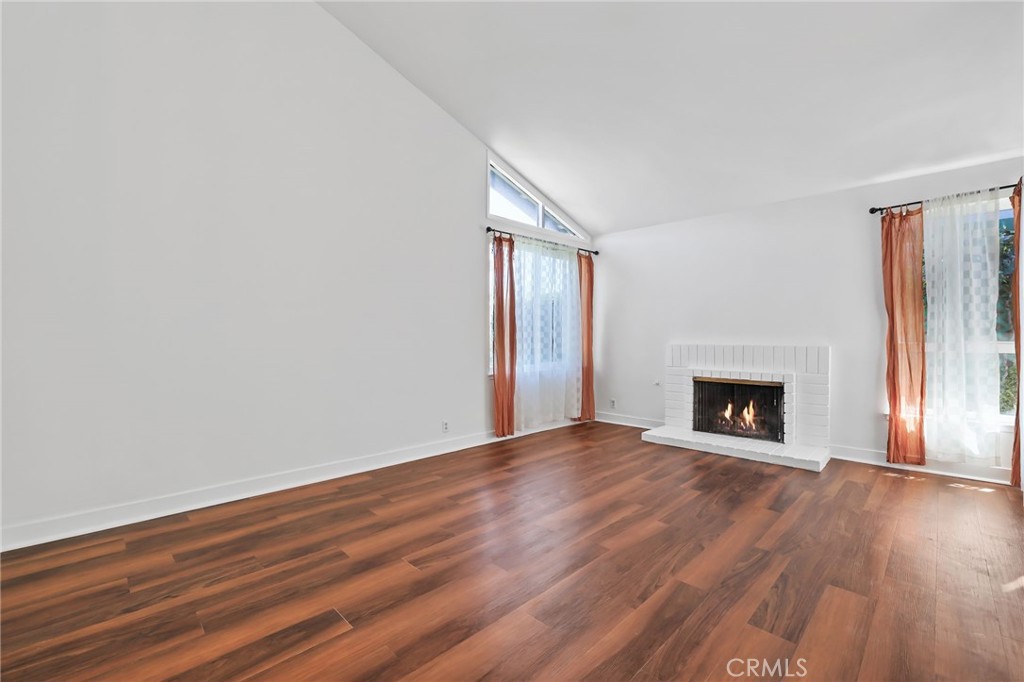 MLS #OC25167014 image #1